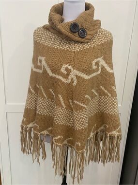 Steve Madden Aztec Beige Cream Turtleneck Sweater Knit Cape Fringe Poncho  OS